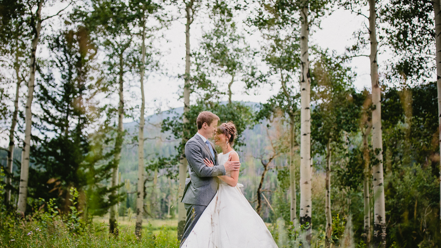 estes park wedding, black canyon inn wedding, wedding portraits, bride and groom, aspens