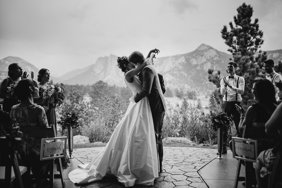 Colorado first kiss, estes park wedding, black canyon inn wedding